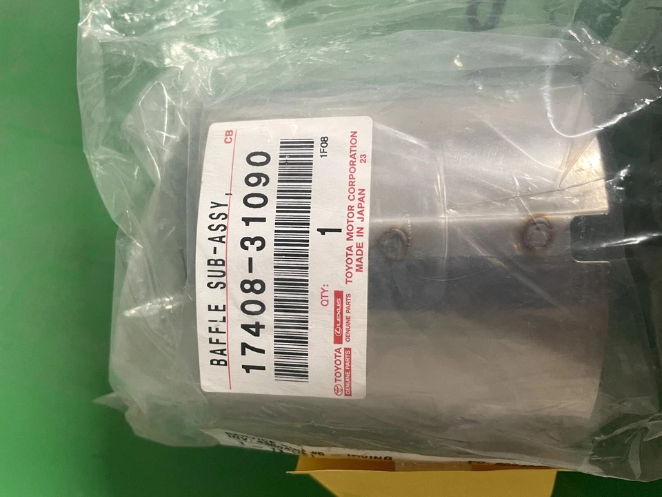 ЗАВОДСКОЕ УДЛИНЕНИЕ ВЫХЛОПНОЙ ТРУБЫ LEXUS ES350 2013-2016 3,5 Л 1740831090 OEM - Изображение 3 из 4