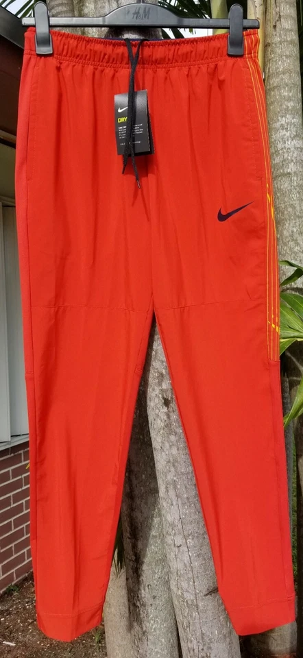 🆕 TALLA MEDIANA ÚNICA RARA🔥 Pantalones de fútbol o entrenamiento Nike para hombre rojos AQ0457-622 Foto 2 de 4