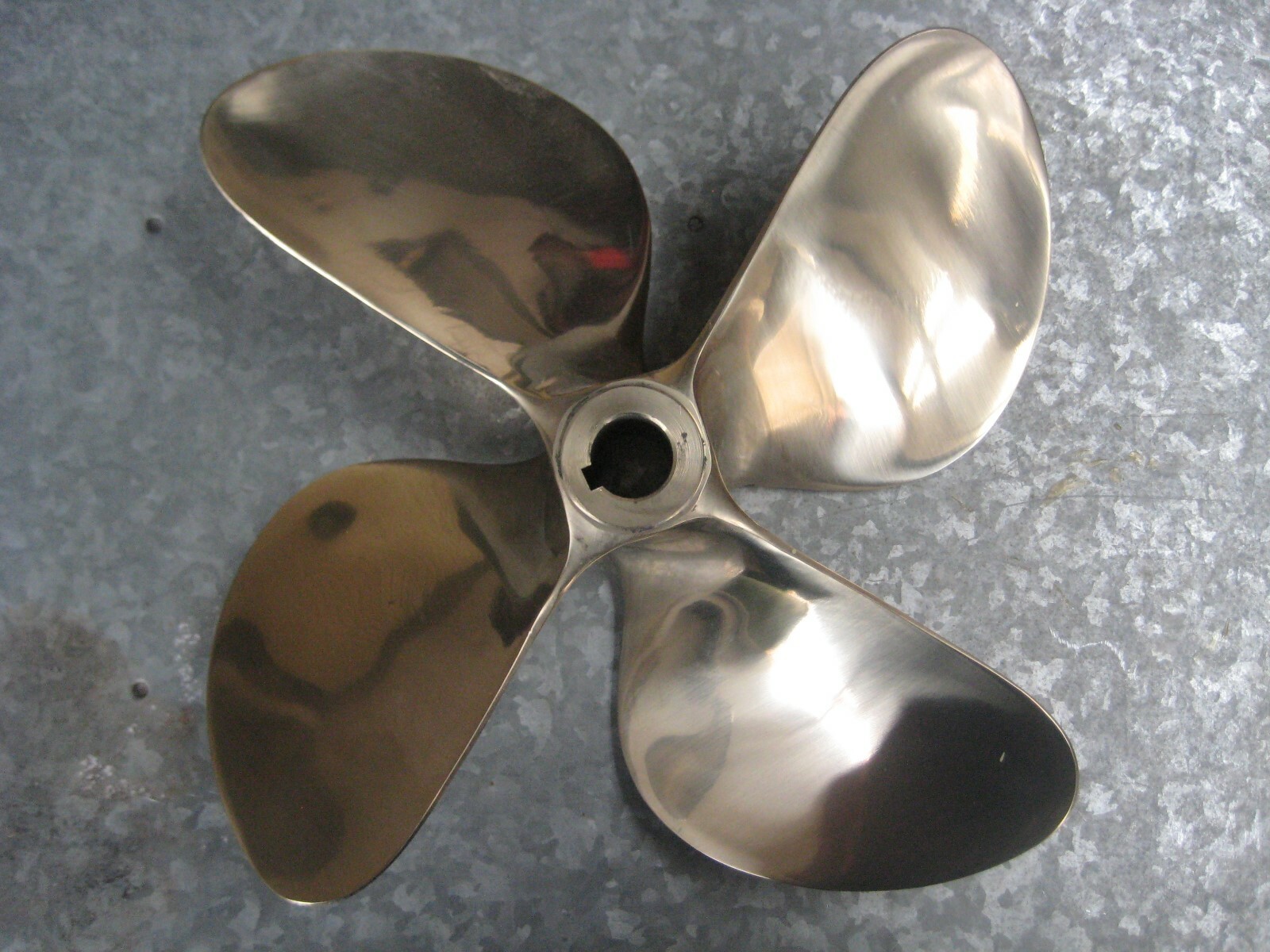 LUNDBERG RIGHT HAND 4 BLADE PERFORMANCE PROPELLERS . SKI / WAKE