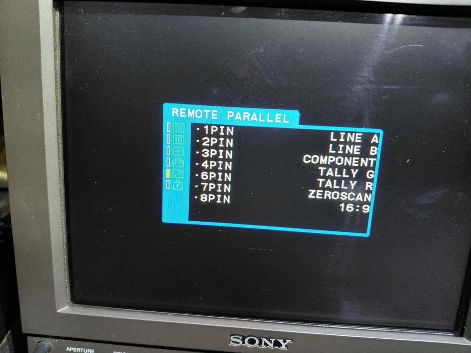 Sony LMD-9020 LCD Video Monitor VGA Multi-Format with Adapter and Power Cord - Image 3 of 4