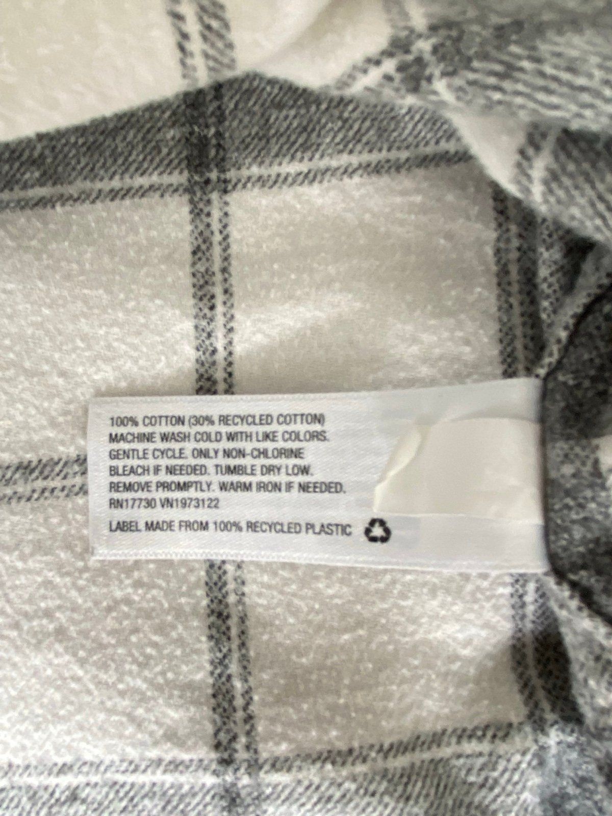 Universal Thread Gray White Plaid Button Shirt Re… - image 6