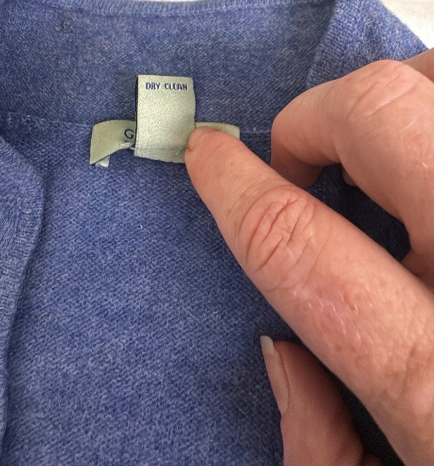 Geneva 100% Cashmere V Neck Sweater Womens Small Purple Money Luxury - Image 4 of 4