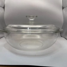 Pyrex Vintage 024 2 Quart Clear Glass Casserole Dish with  Round USA used