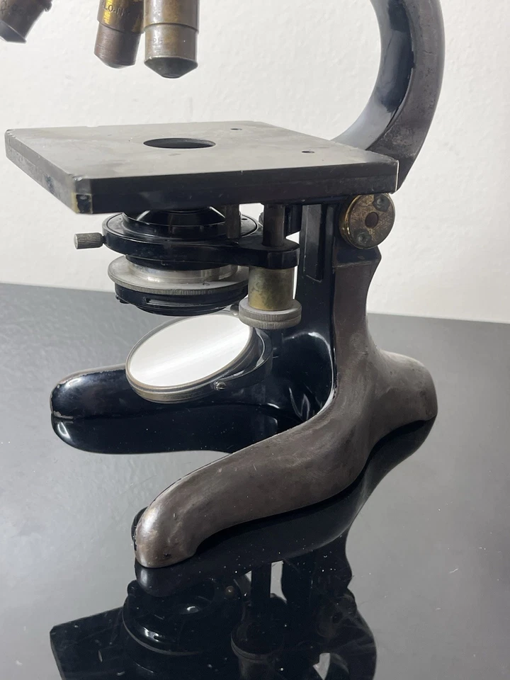 Antique Ernst Leitz Wetzlar Microscope No. 208594 - Image 2 of 4