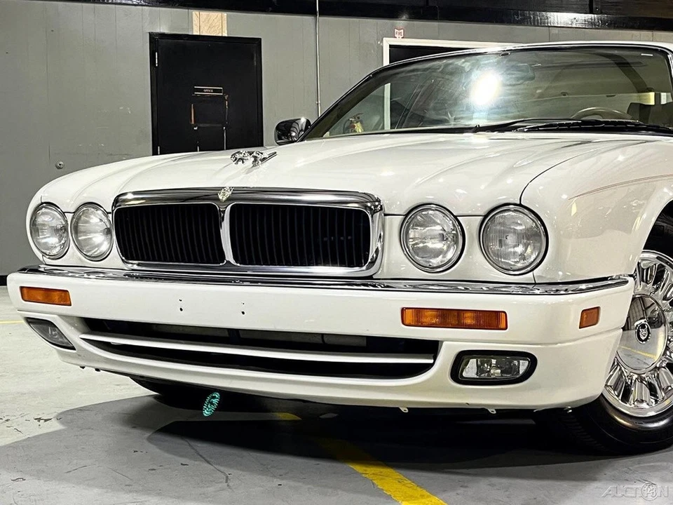 1995 Jaguar XJ XJ12 - RARE - 54K LOW MILES! - CLEAN CARFAX - UPGD RADIO - Image 4 of 4