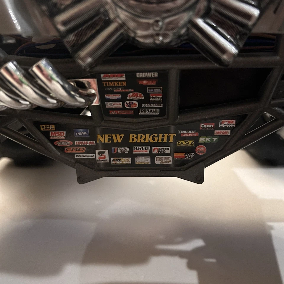 Nuevo camión Monster Jam Bright Max-D 1/10 RC con batería y cargador - SIN CONTROL REMOTO Foto 4 de 4