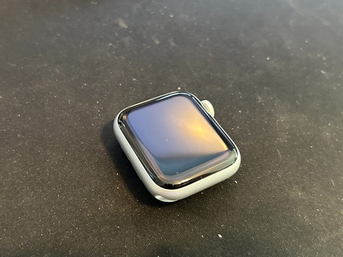 Apple Watch SE GPS Cellular 40mm Aluminum 32GB MYE92LL/A - Photo 4 sur 11