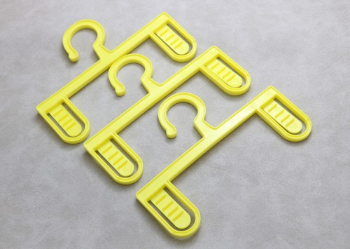 3pcs hanger for 18'' doll COURTNEY BEDROOM