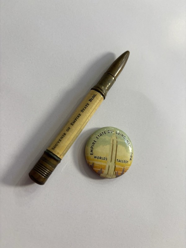 VINTAGE EMPIRE STATE BUILDING BULLET PENCIL & PINBACK BUTTON . PRE TV