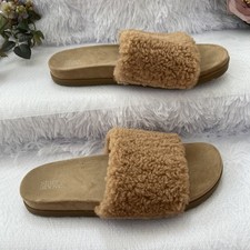 Stars Above 10 Faux Shearling Slide Slippers Beige Cozy Plush Women  s Sandals