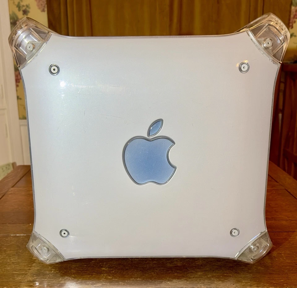 Apple PowerMac G4 With Original KeyBoard & Power Cord Vintage - Image 4 of 4