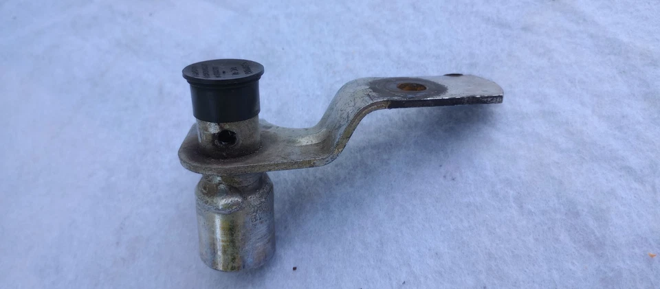 Manivela de cambio con tapa Cub Cadet RT-65 (falta pasador espiral) 686-0109A Foto 4 de 4