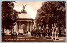 Vintage 1962 London Guards & Wellington Arch Real Photo Postcard RPPC