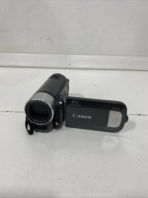 Canon SD XC FS40 Flash Memory Camcorder / Sleek, Ultra-Compact 200x with battery