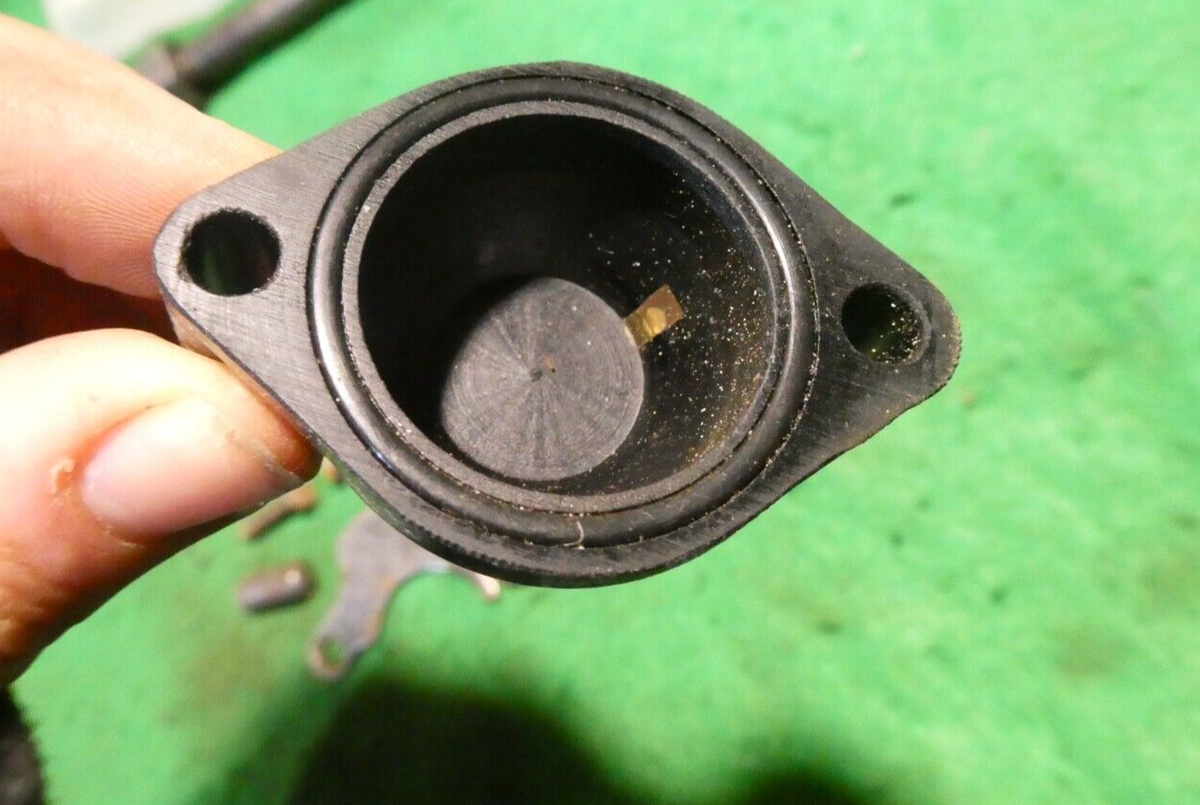 GENUINE SUZUKI GT380 / GT550 SHIFT PAWL / GEAR SHIFT CAP & SPRINGS