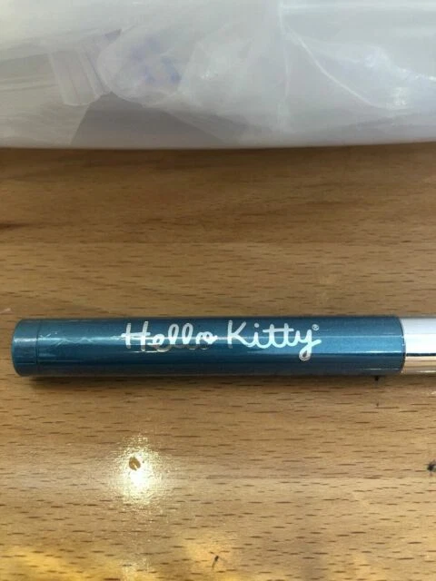 Maquillaje de Ojos Hello Kitty Stick