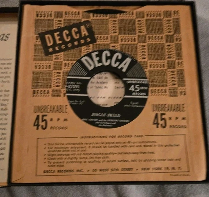 Bing Crosby & Andrews Sisters Merry Christmas 45 RPM Set Of 4  Decca 9-45 - Image 4 of 4
