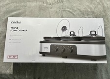 Cuisinière Triple mijoteuse neuve avec trois pots en céramique séparés de 1,5 quart (1,5 L).