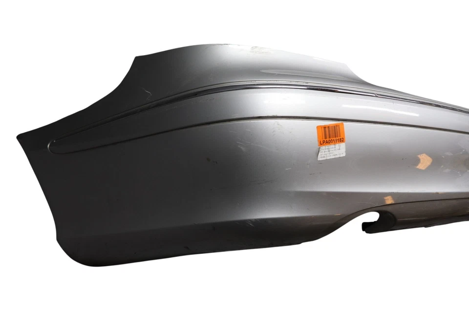 03-09 Cubierta de parachoques trasero base Mercedes W209 CLK320 CLK350 CLK500 FABRICANTE DE EQUIPOS ORIGINALES Foto 4 de 4
