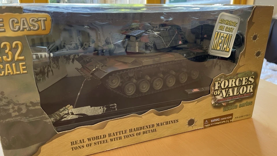 M60A1 PATTON TANK U.S.MARINES KUWAIT 1991 - FORCES OF VALOR 1/32 rare camo - Image 2 of 4