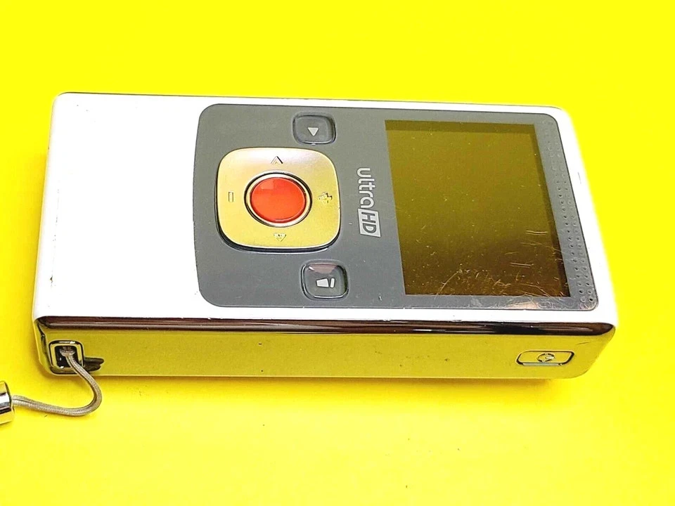 FLIP PURE DIGITAL U2120W ULTRA VIDEO CAMERA HD 2ND GENERATION CAMCORDER WHITE - Image 4 of 4