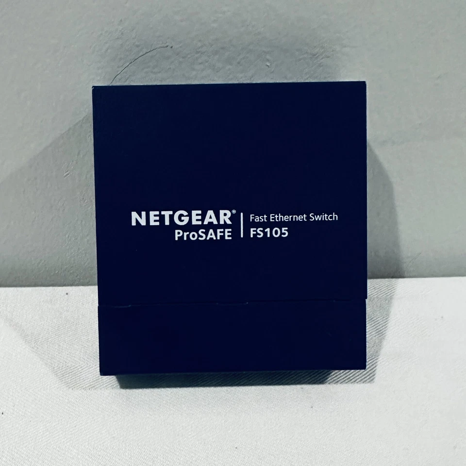 Netgear ProSafe FS105 5 Port Ethernet Switch - Image 3 of 3