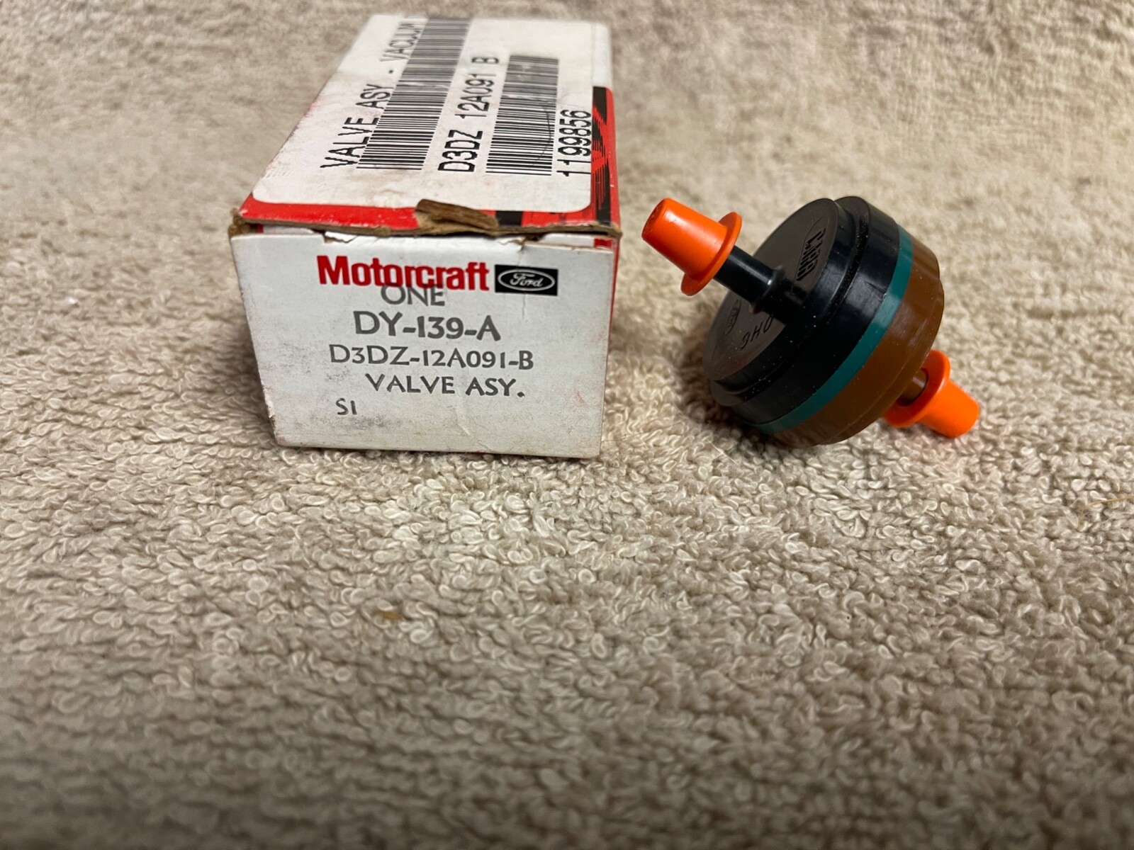 Ford Motorcraft DY139A / D3DZ12A091B Spark Delay Valve Assembly for
