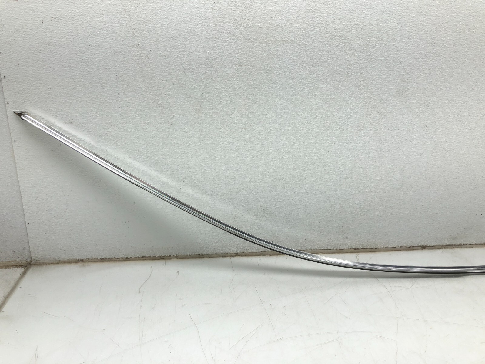 2014-2017 MASERATI GHIBLI S LEFT DRIVER SIDE ROOF WINDOW MOLDING CHROME OEM.
