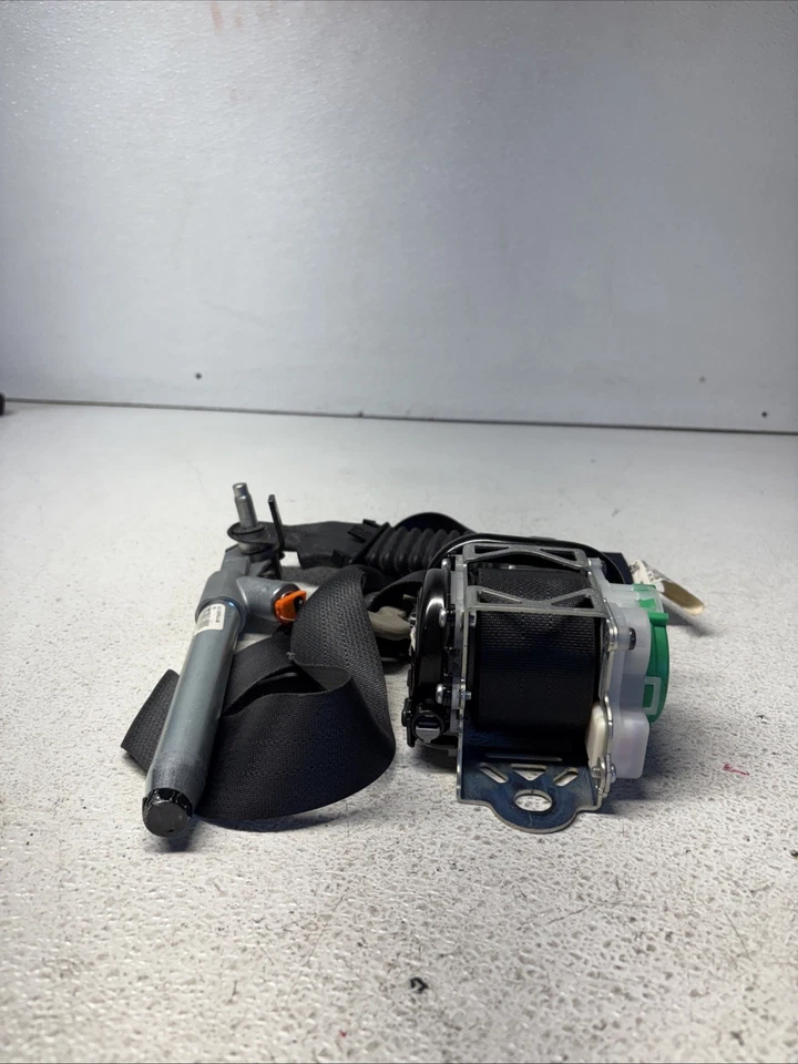 ✅ Cinturones de seguridad delanteros derecho Nissan Altima 2012-2016 color negro Foto 2 de 4