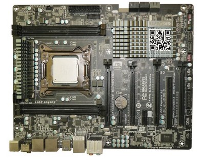 GIGABYTE GA-X79-UD3 LGA2011 + CPU Intel Xeon E5-1620 V2 CPU 3.7 GHz Quad-Core