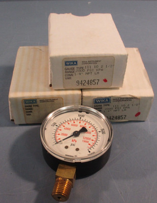 Lot of (3) WIKA Gauge Type 111.10 2 1/2'' 2000 psi/Kpa 1/4'' NPT 9424857