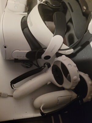 Meta Oculus Quest 2 128GB Virtual Reality Headset - White (OCQ128B)