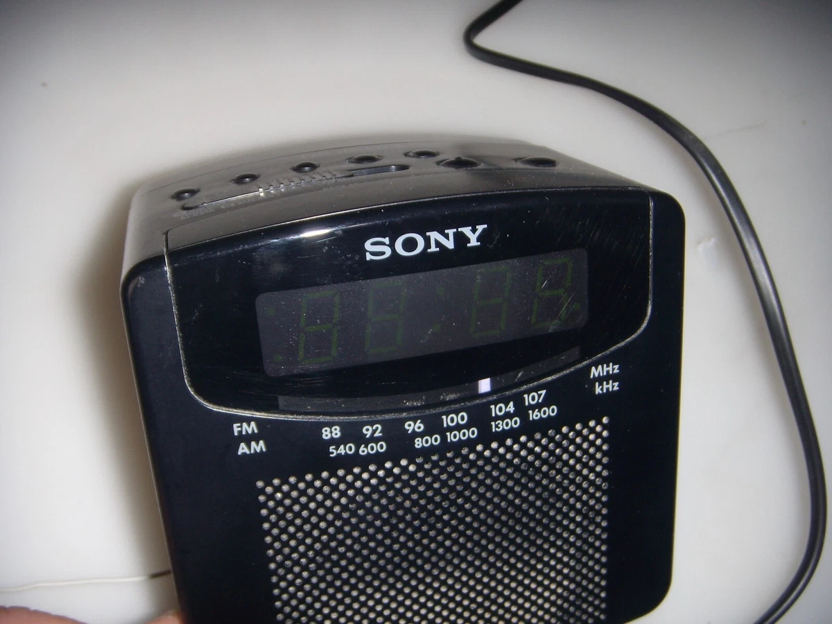 RADIO DESPERTADOR SONY DIGICUBE ICF-C102 NEGRA FM AM