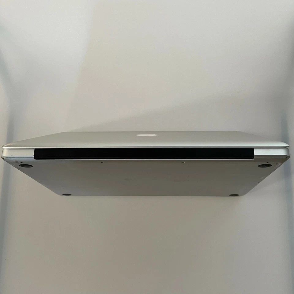 Apple MacBook Pro Retina 15.4", (A1398) 2.2GHz Core i7 CPU, 16GB RAM, 512GB SSD Foto 4 de 4