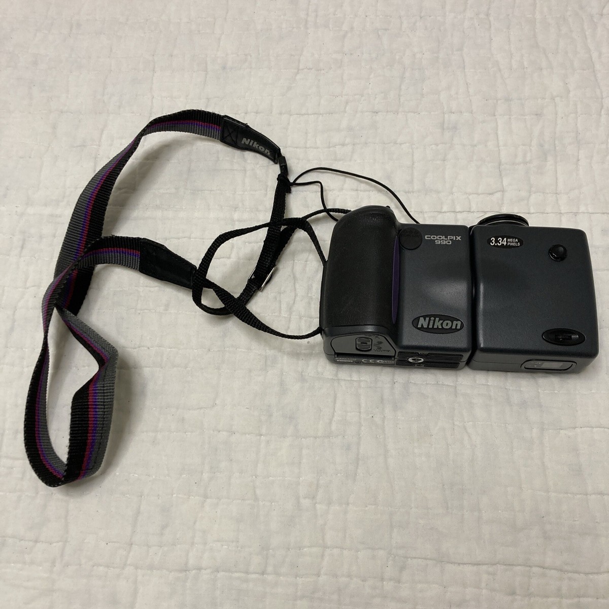 Nikon COOLPIX 990 オールドコンデジ カメラ電源確認済みジャンク Nikon Coolpix 990 Digital Camera Untested For Parts Not Working