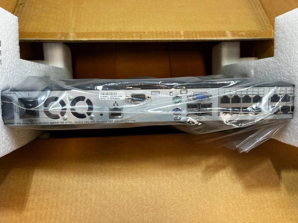 Avocent AutoView 3200 Digital KVM Switch 16 Port - Image 3 of 4