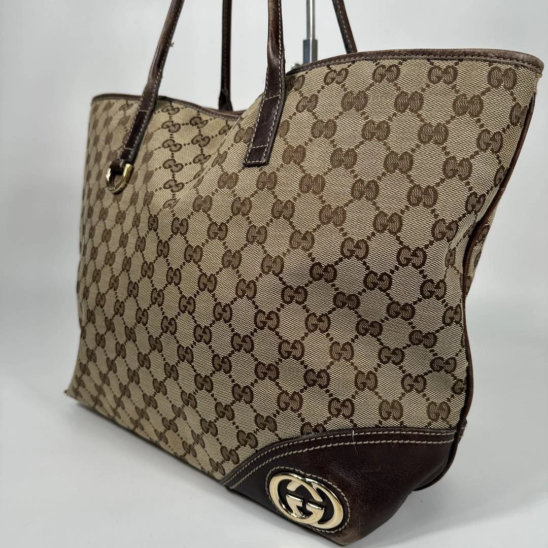 Sac fourre tout Gucci très populaire à emboîtement Gg