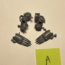 Warhammer 40K Space Marines: Terminator Assault Squad 2025 Lightning Claws