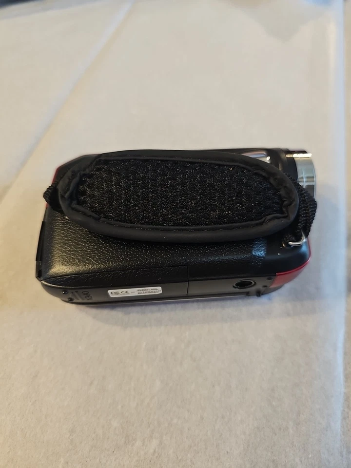 Bell Howell High Definition Dv30HD Touch Screen Camera/Camcorder - Image 2 of 4