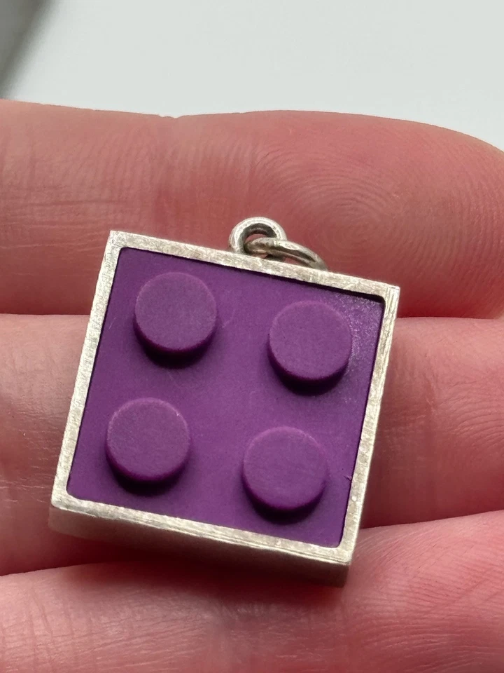 Colgante de plata esterlina arte Lego Jacqueline Sánchez "Forever Young" Foto 3 de 4