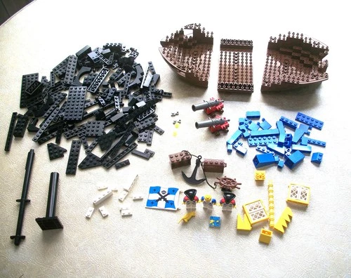 LEGO CARIBBEAN CLIPPER 6274 INCOMPLETE W/ 3 FIGURES