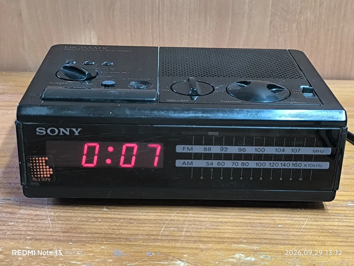 Sony Dream Machine ICF-C2W Vintage Digital Alarm Clock AM/FM Radio - Funciona