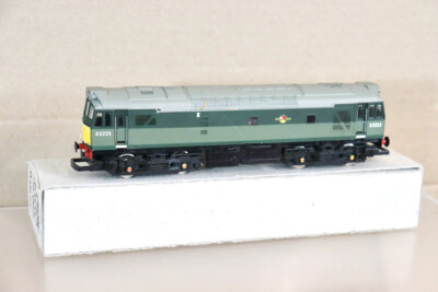 Hornby Crownline Nachgearbeiteter Br Grün Klasse 25/3 Disel Lokomotive D5233 NZ