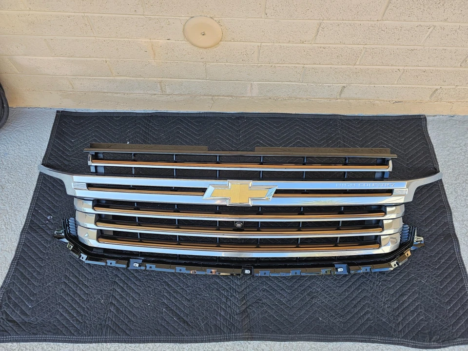 雪佛兰 Tahoe Suburban High Country 原始设备制造商格栅 2021 2022 2023 2024 — 第 2/4 张图片