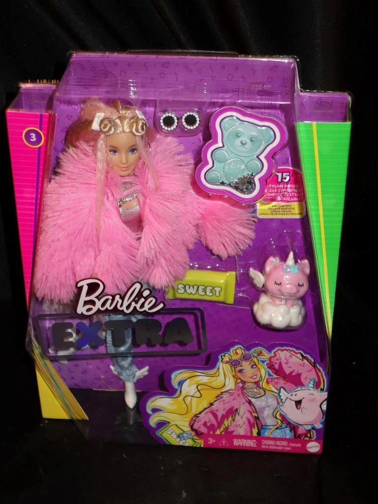 2020 Barbie Extra Doll 3 Pink Coat pet Pig 4 Skateboard