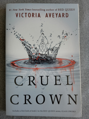 Cruel Crown: Two Red Queen Short Stories by Victoria Aveyard (English) Paperback - Zdjęcie 1 z 4