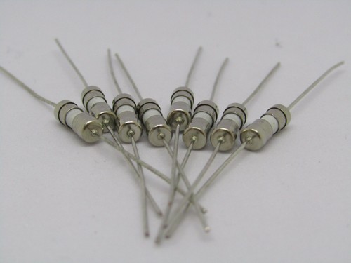 Foot lead Ceramic fuse 1.5A Slow & F1.5AL T1.5AL250V T1500mA 3.6x10mm Axial amp - Picture 1 of 25