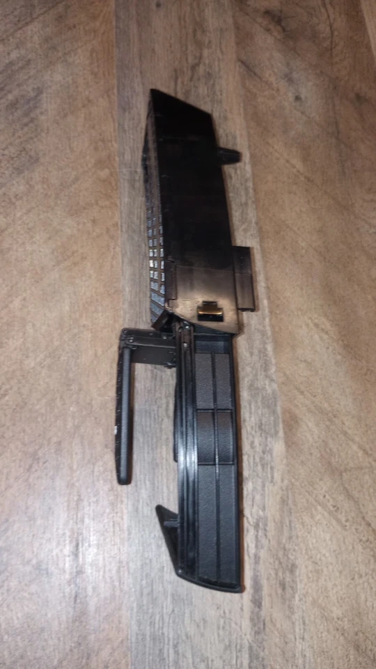 2004 BMW Z4 / E85 - Left /  Driver Side In-dash Cupholder 31366-0100 - Image 2 of 4