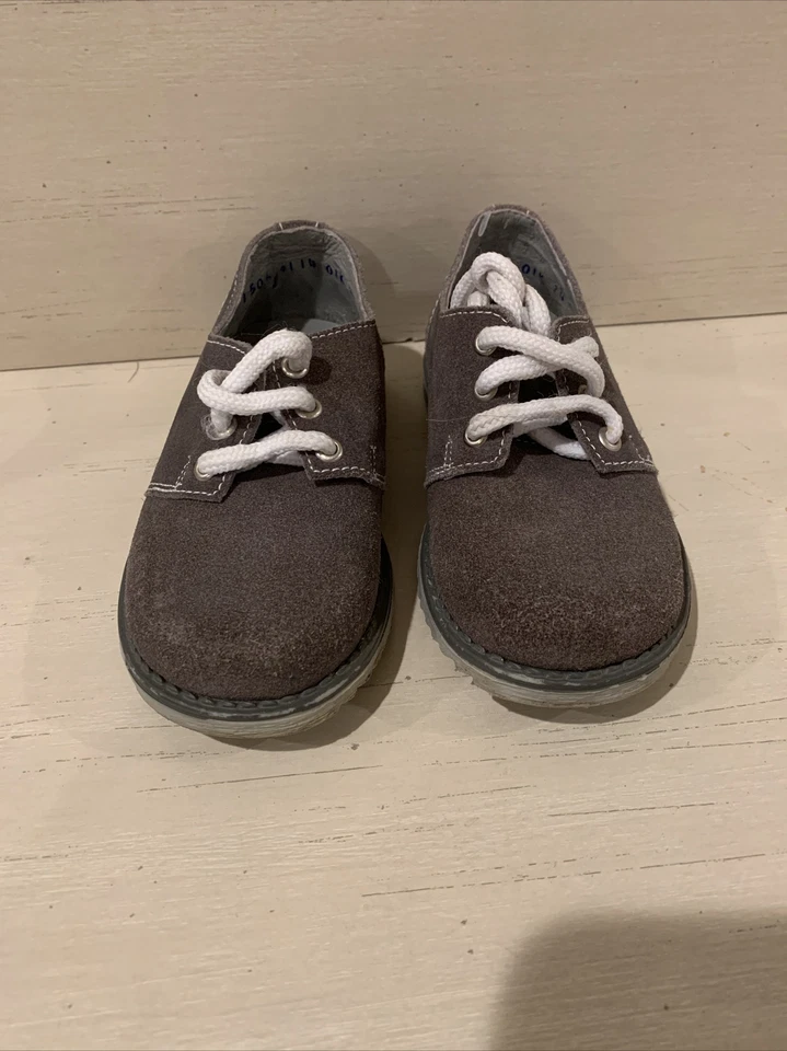 Zapatos Twig para niño pequeño gris oscuro talla 24 Foto 2 de 4