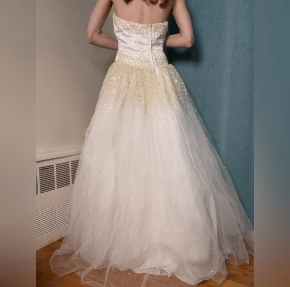 Vintage Oleg Cassini Pearl Ball Gown - Wedding Dress - 8 - Image 3 of 4